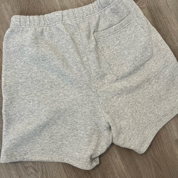 Fear of God Essentials - Picture 3 of 4